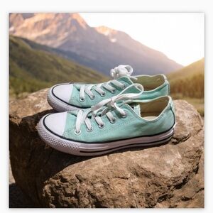 VGUC, Converse  low Chucks -great condition -Women’s 5.5–light mint ☀️Summer!​